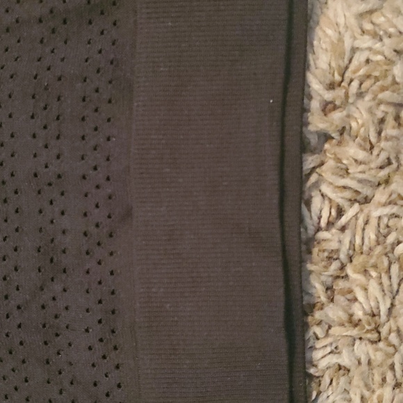 Lululemon tank - Picture 2 of 4